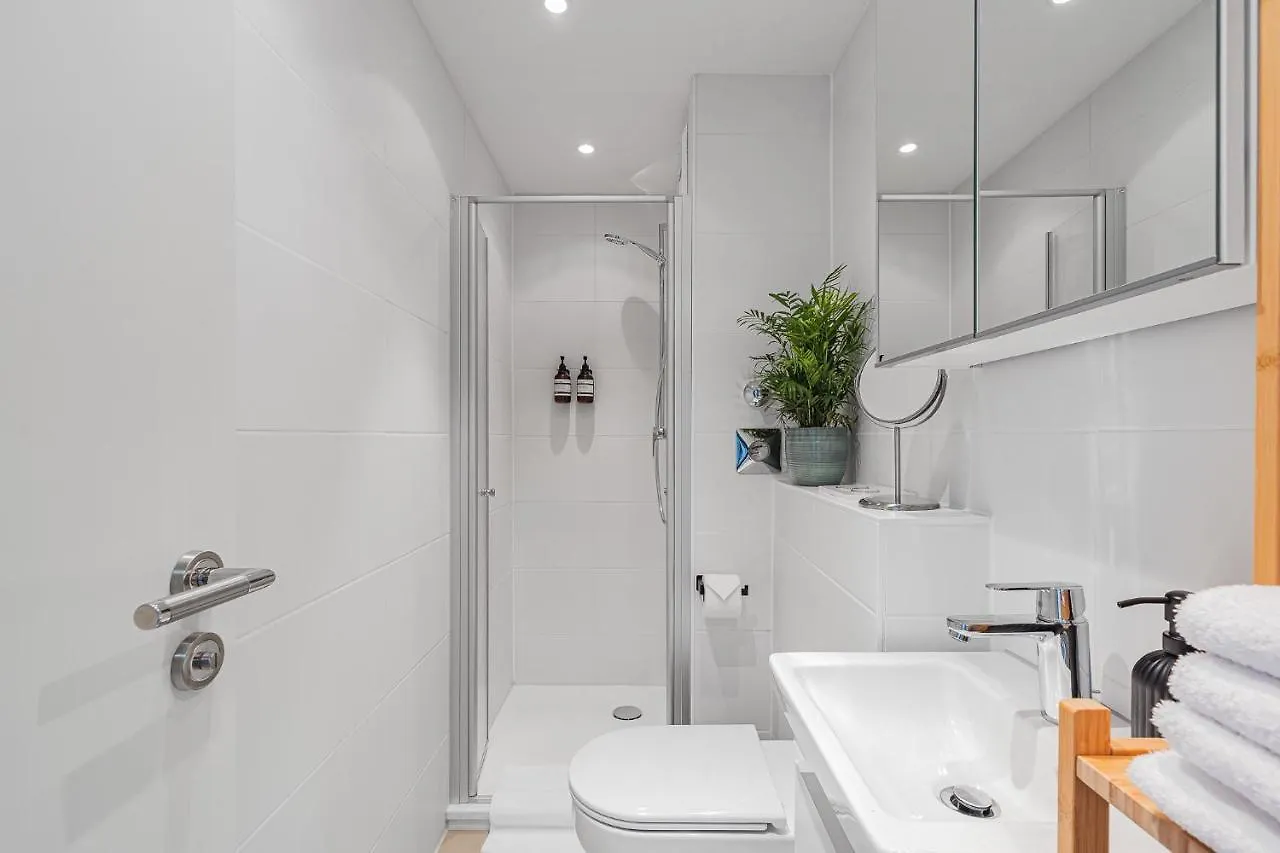 Prime: Design Apartment Fur 4 - Zentrale Lage Munich