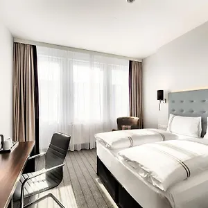 3* Hotell Premier Ost